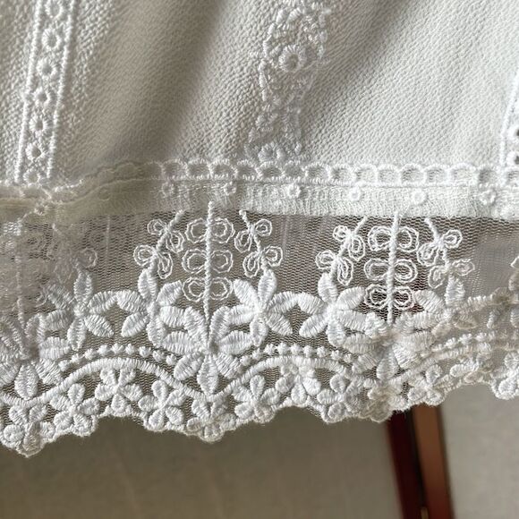 Anthropologie Leith White Lace High Neck Top with Eyelet Cut Outs (Size: Small) - Picture 9 of 16